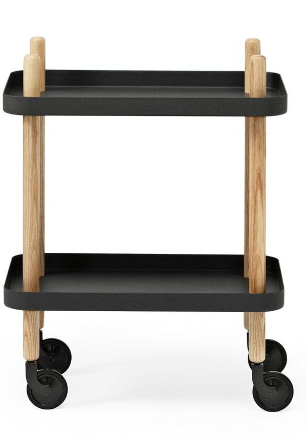 Moderiktig sängbord 2025 från Normann Copenhagen.