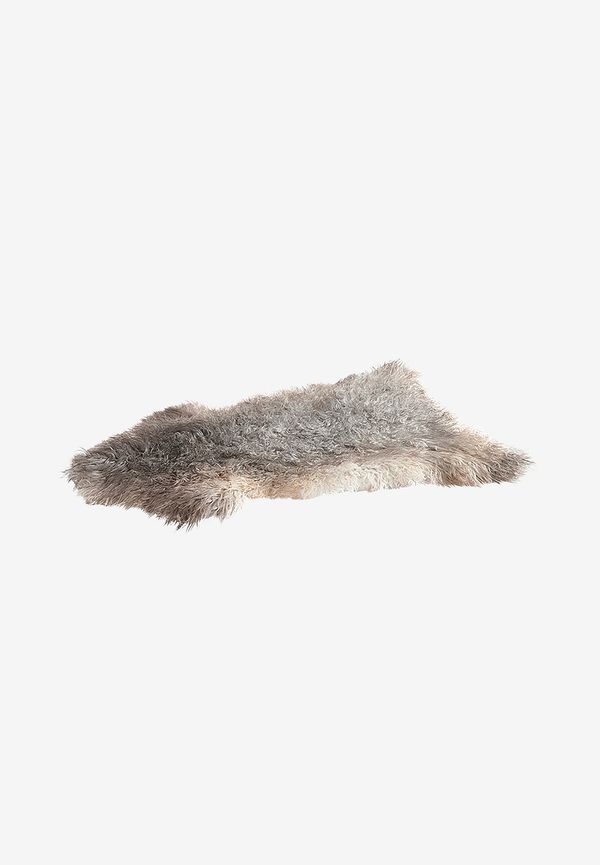 Skön matta i fårskinn från Shepherd.