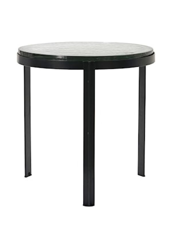 Stilren sidobord 2025 från House Doctor.