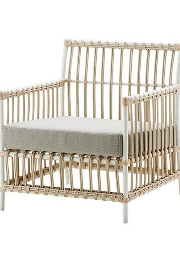 Söt trädgårdsfåtölj i aluminium från Sika Design.