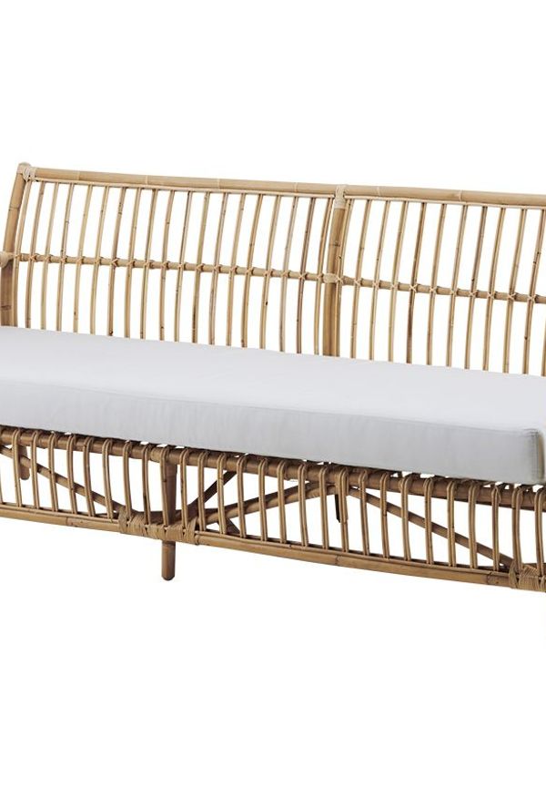 Stilren svart soffa 2025 från Sika Design.