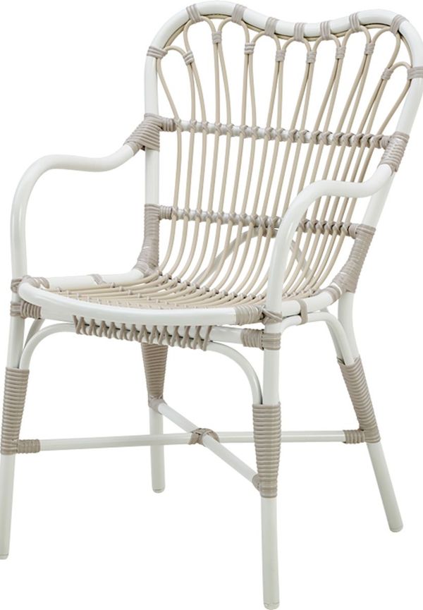 Smickrande karmstol 2025 från Sika Design.