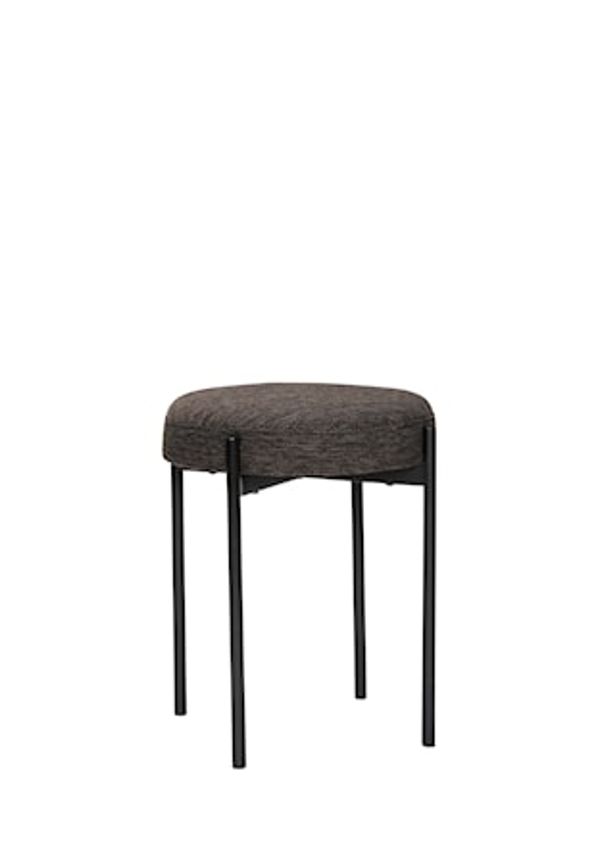 Moderiktig svart pall i järn från Hübsch.