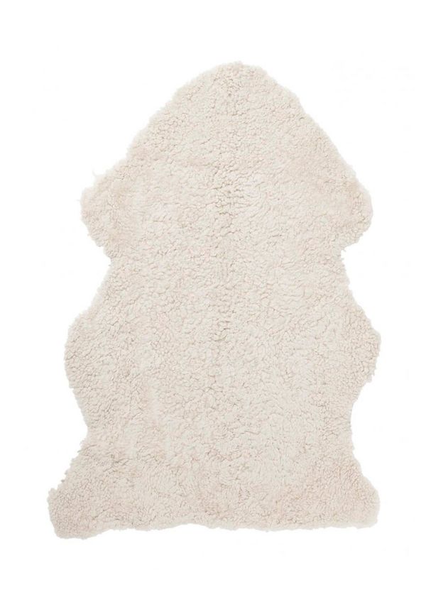 Söt matta i fårskinn från Skinnwille.