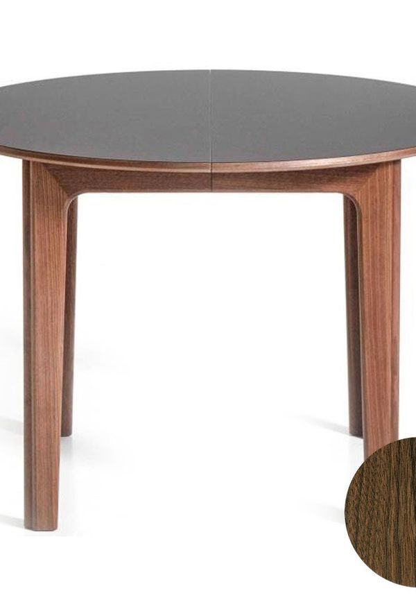 Fin valnötsbord 2025 från Skovby.