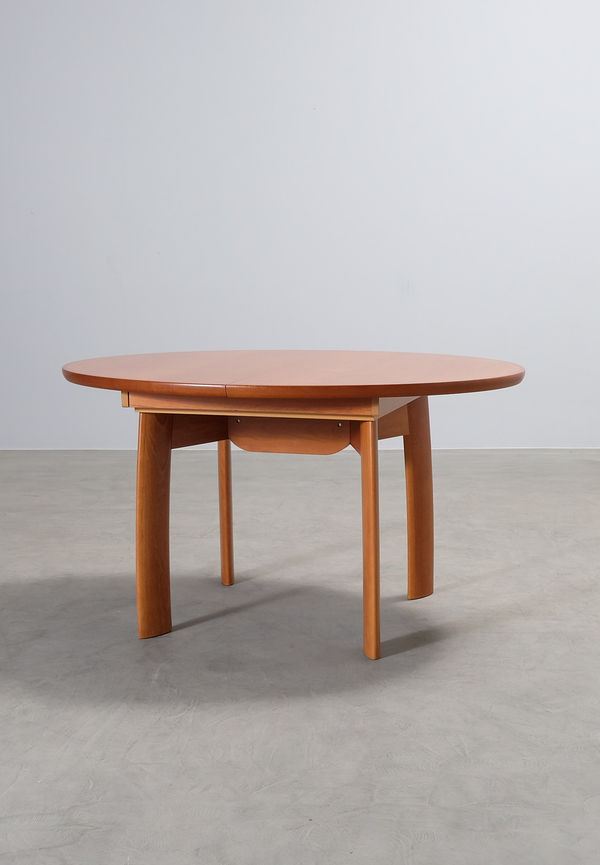 Riktigt trendig matbord 2025 från Skovby.