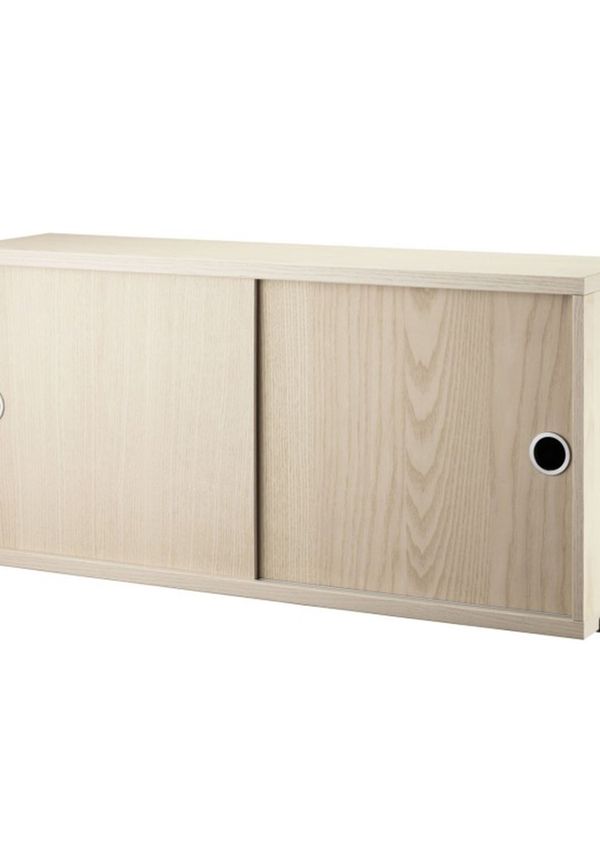 Mysig skjutdörr 2024 från String Furniture.