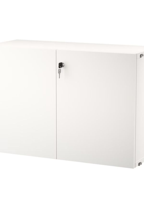 Vit String Furniture-skåp i superfin modell.