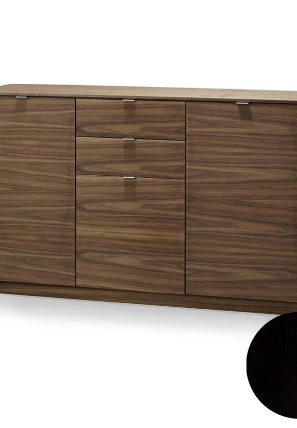 Stilren ekskåp i svart från Skovby.