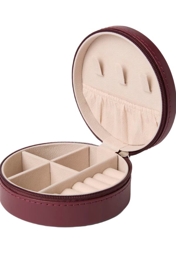 Supersnygg smyckesskrin 2025 från ÅHLÉNS HOME.