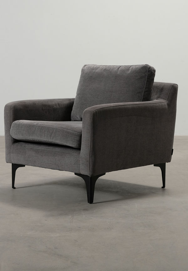 Modern fåtölj i grått från Sofacompany.