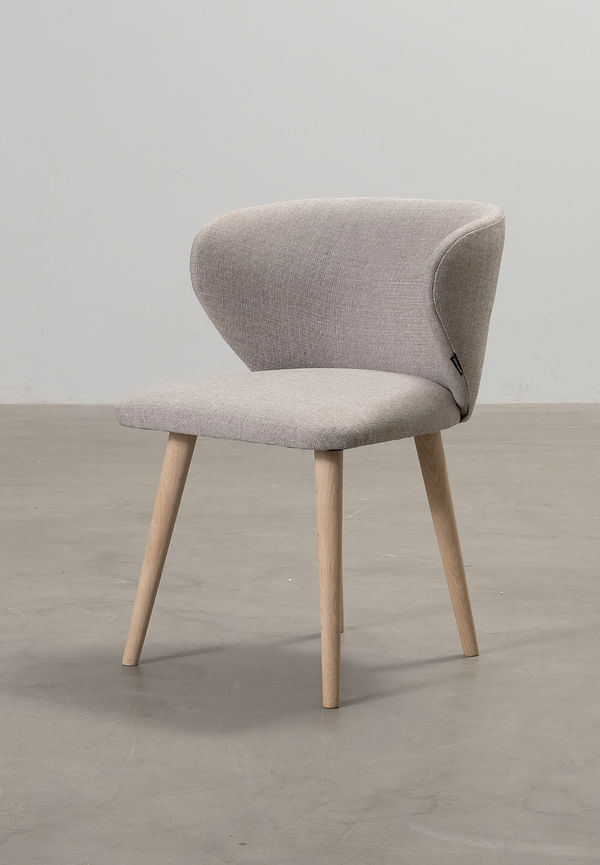 Otroligt fin matbordsstol 2025 från Sofacompany.