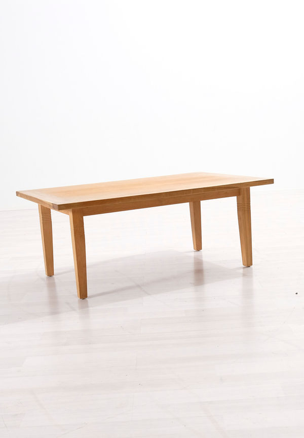 Soffbord i ek som passar perfekt till sommaren 2025!