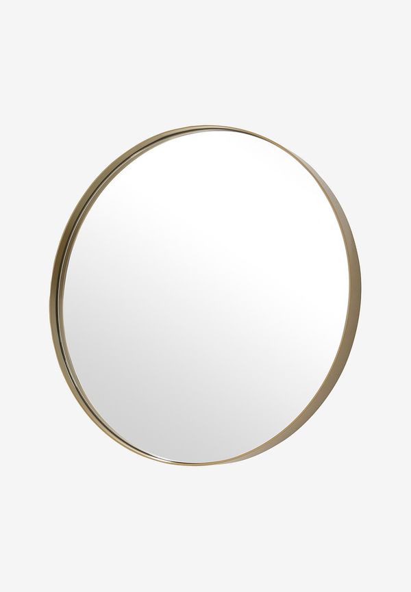 Jättesnygg spegel i guld från Spinder Design.
