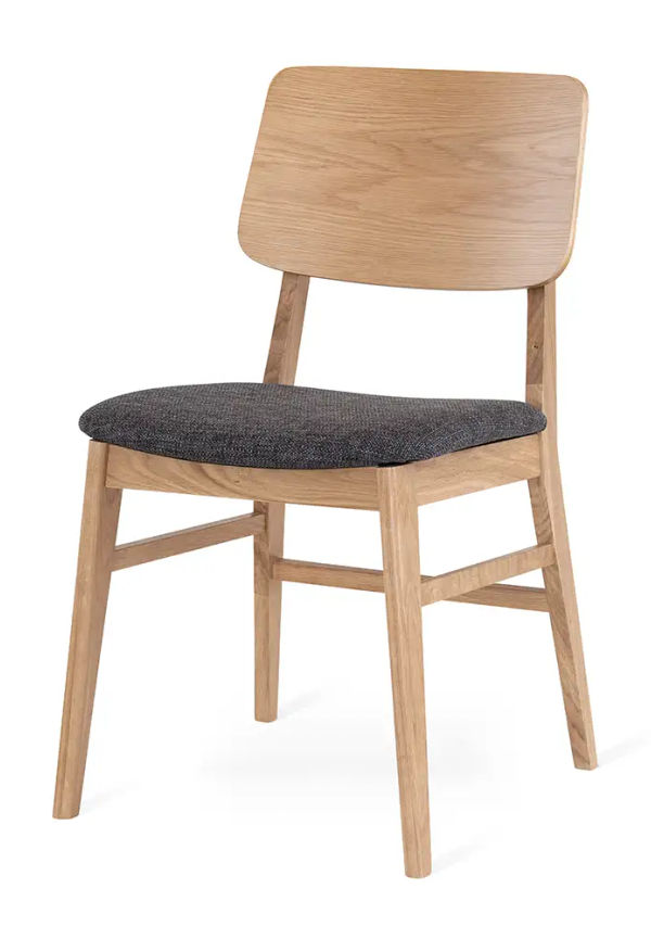 Moderiktig stol i ek från Torkelson.