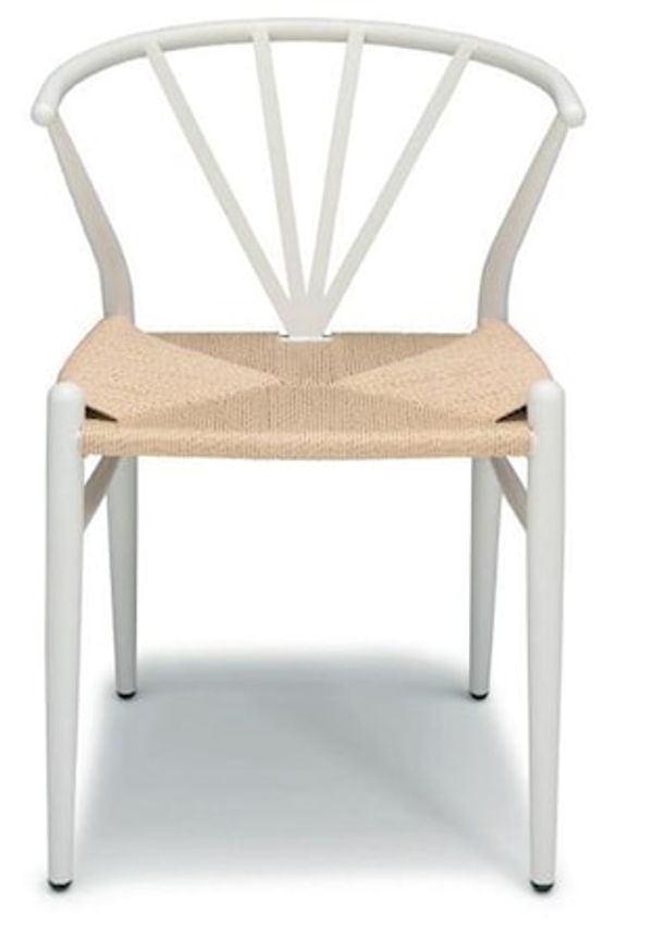 Klassisk Stol som passar bra vid många olika tillfällen.