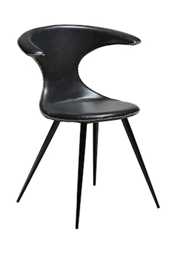 Fantastiskt fin Stol som passar bra vid många olika tillfällen.