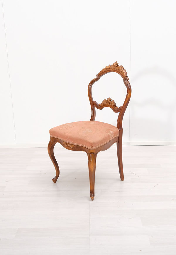 Klassisk brun stol 2025 från No brand.