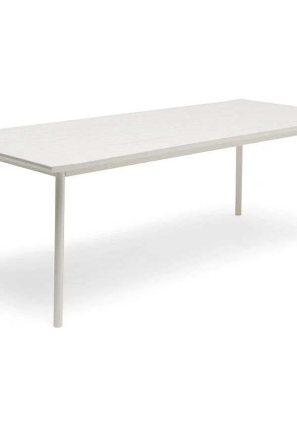 Riktigt fin vit matbord 2025 från Hillerstorp.