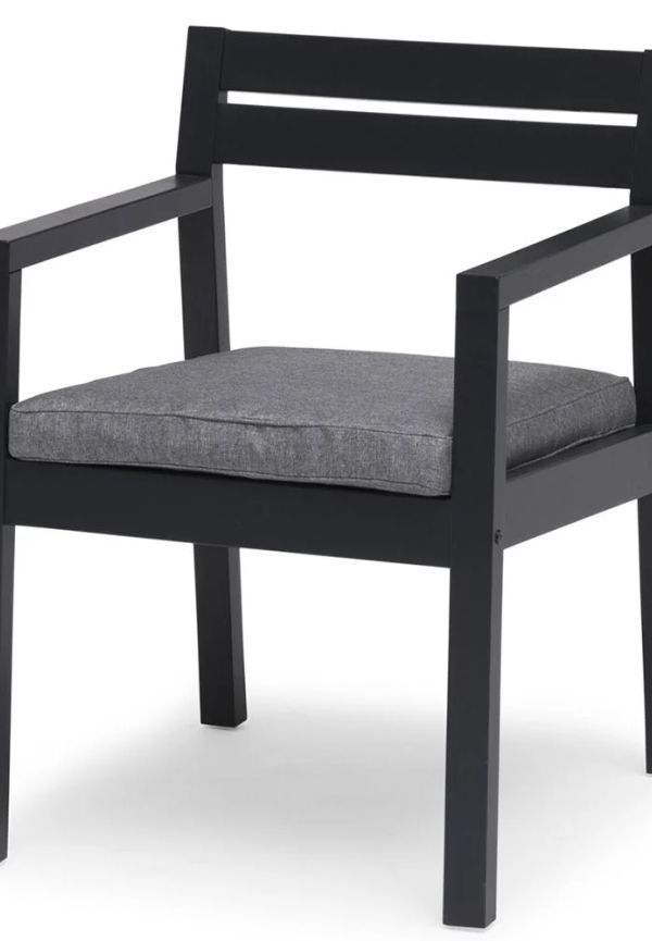 Fantastiskt fin grå bord 2025 från Hillerstorp.