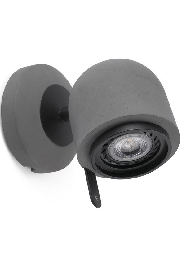 Fin Lampa som passar bra vid många olika tillfällen.