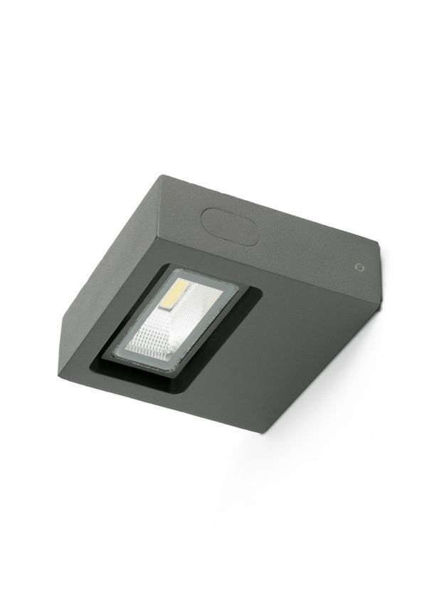 Elegant Lampa som passar bra vid många olika tillfällen.