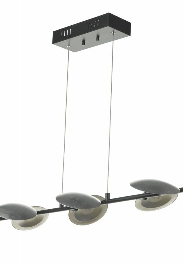 Fantastiskt fin Lampa som passar bra vid många olika tillfällen.