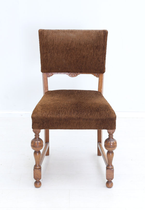 Brun stol som passar perfekt till sommaren 2025!