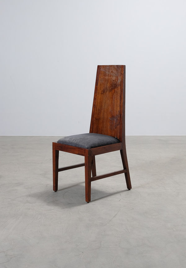 Brun stol som passar perfekt till hösten 2025!