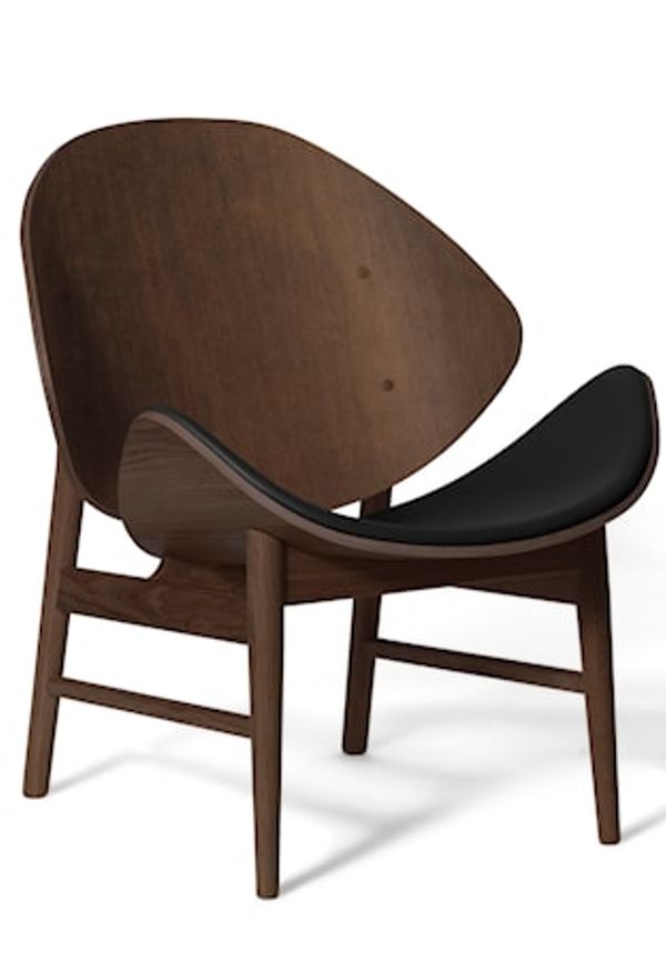 Vacker brun fåtölj 2025 från Warm Nordic.