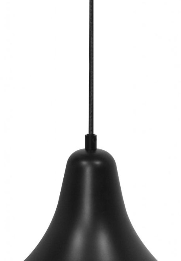 Jättefin taklampa 2025 från Dyberg Larsen.