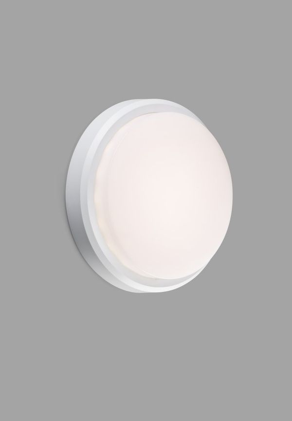 Härlig Lampa som passar bra vid många olika tillfällen.