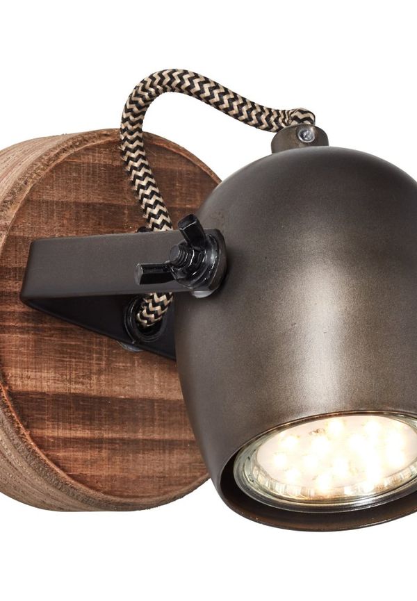 Jättefin Lampa som passar bra vid många olika tillfällen.