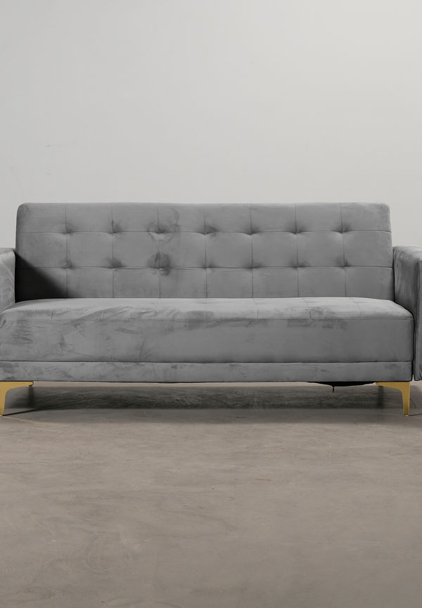 Jättefin Soffa som passar bra vid många olika tillfällen.