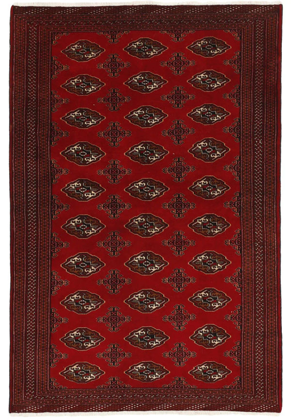 Flerfärgad ullmatta som passar perfekt till våren 2025!