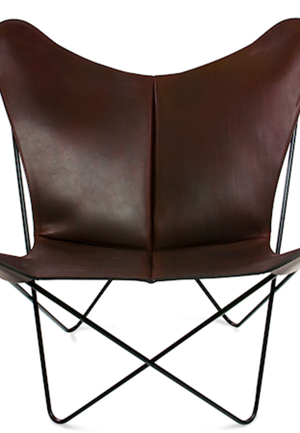 Moderiktig brun fåtölj 2025 från OX DENMARQ.