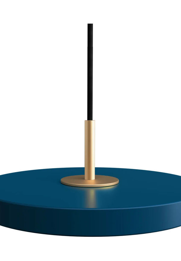 Trendig taklampa 2025 från UMAGE.