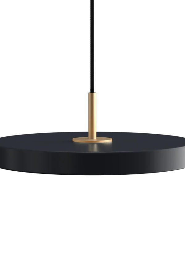 Grå UMAGE-lampa i snygg modell.