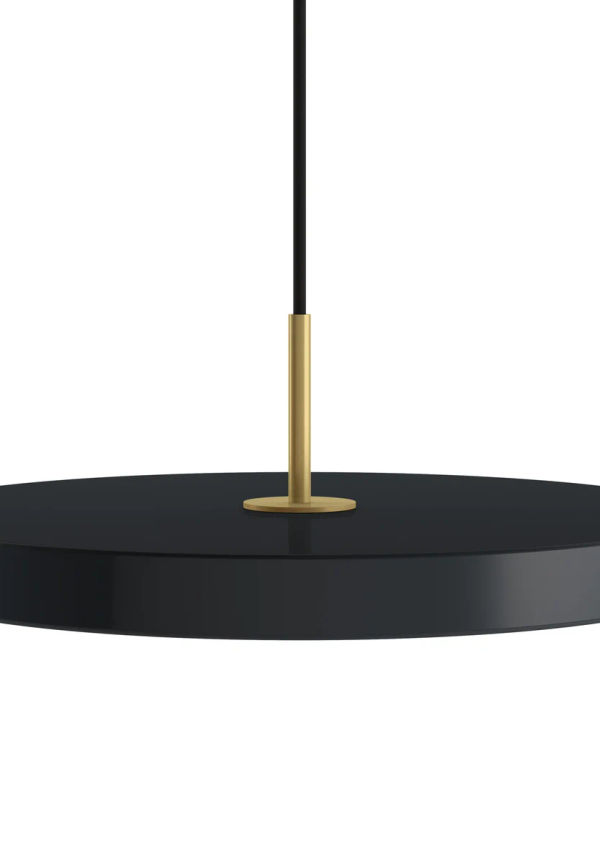 Grå UMAGE-lampa i jättefin modell.