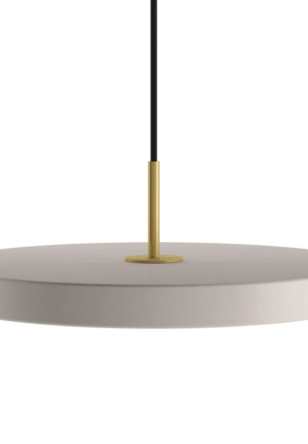 UMAGE taklampa som passar perfekt till sommaren 2025!