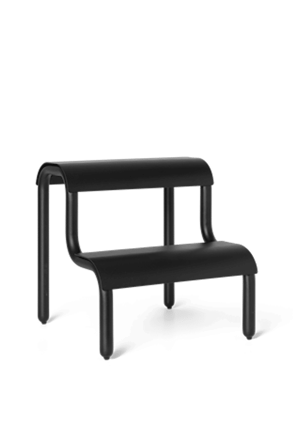 Moderiktig pall i svart från FERM LIVING.