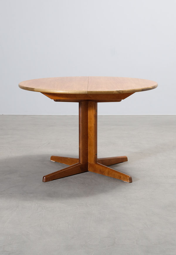 Otroligt fin matbord 2025 från No brand.