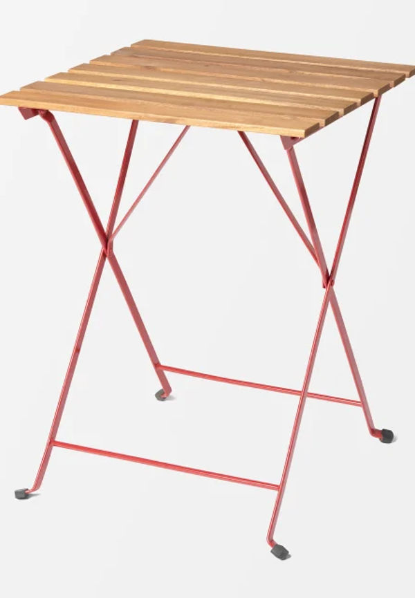 Skön utomhusbord 2025 från Åhléns.