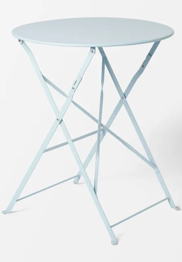 Otroligt fin bord 2025 från Åhléns.