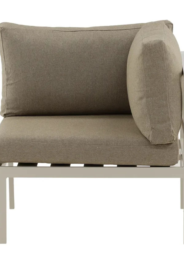 Fantastiskt snygg aluminiumsoffa 2025 från Venture Design.