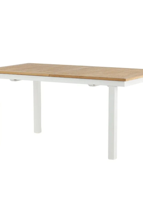 Fantastiskt snygg matbord i teak från Venture Design.