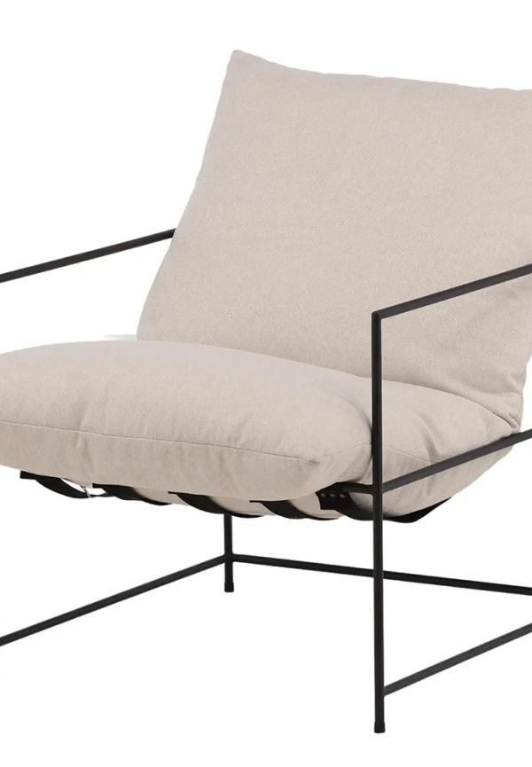 Stilren fåtölj i linne från Venture Design.
