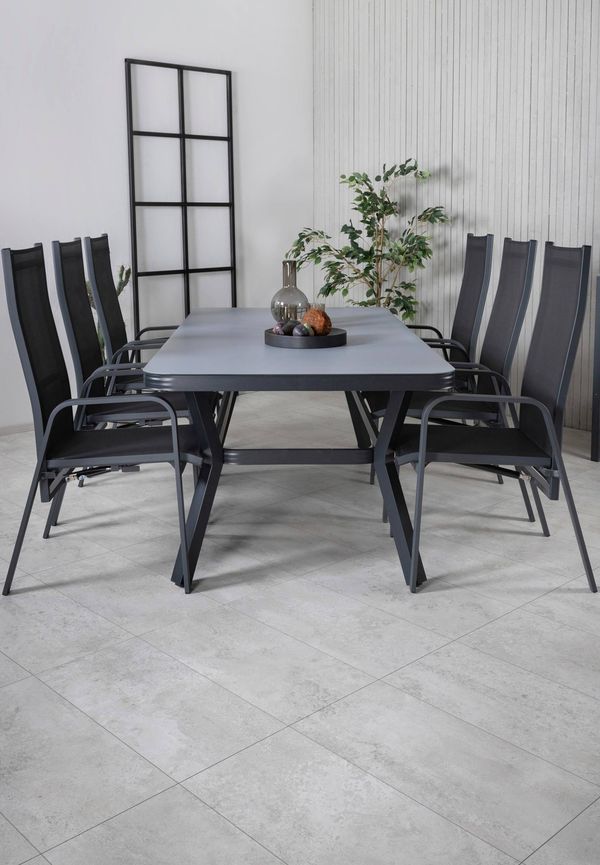 Härlig aluminiummatbord 2025 från Venture Home.