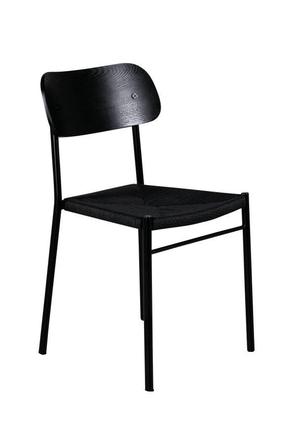 Smickrande stol i svart från Venture Home.