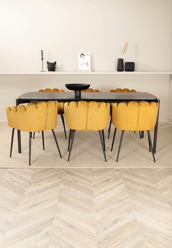 Elegant bord i svart från Venture Home.